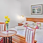 Apartment 1 Bedroom Stunning In Podsolarsko Razine