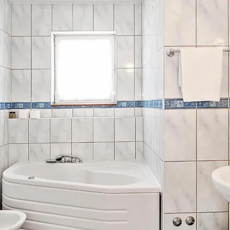 Apartment Gorgeous In Podsolarsko With Sauna *